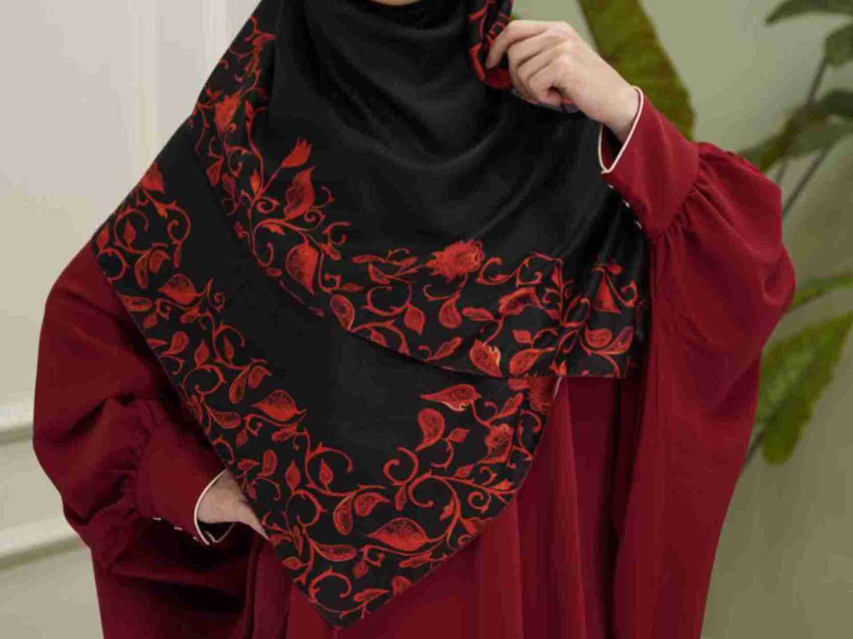 تصویر 4 از قیمت خرید عمده روسری نخی مشکی طرحدار + فروش ویژه