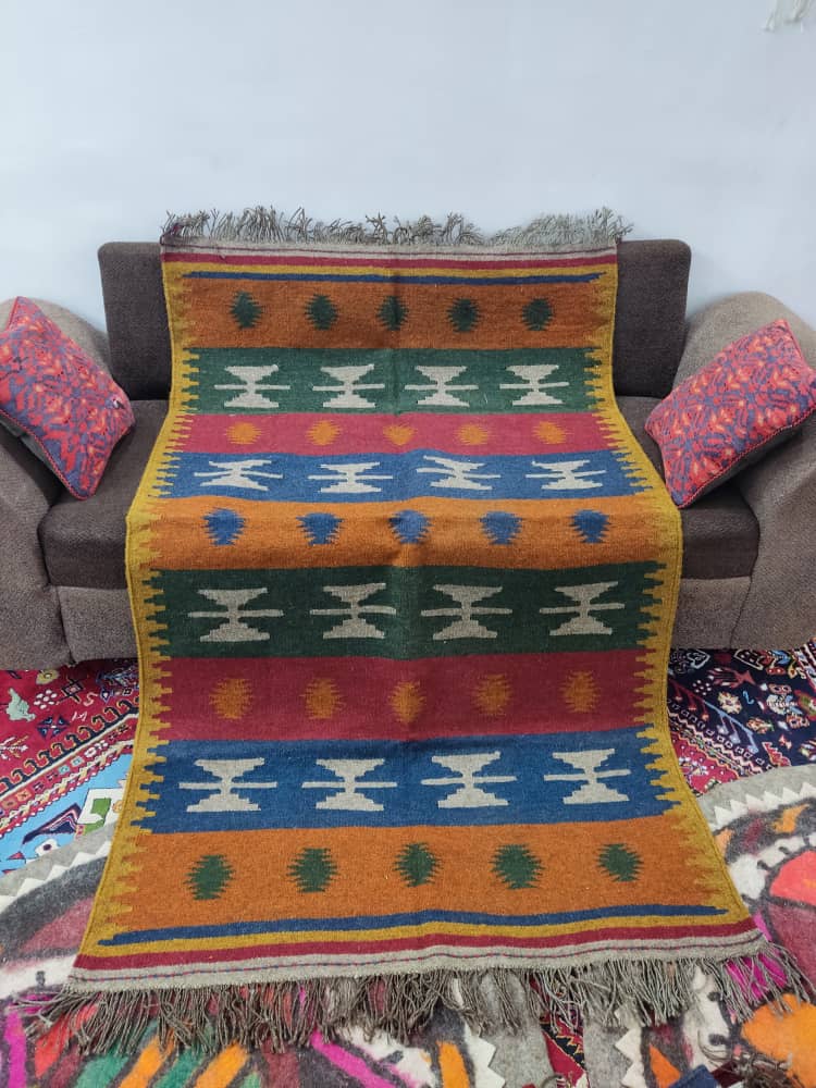 فروش سایز های مختلف گلیم قشقایی با طرح های متنوع و پشمی
