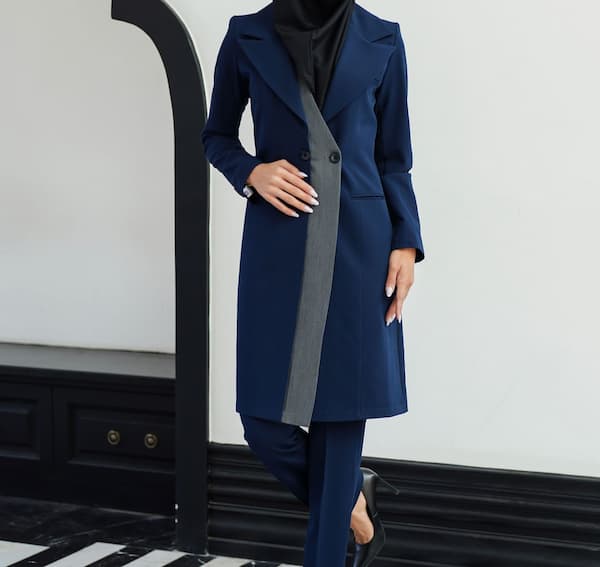 تصویر 3 از قیمت خرید مانتو اداری شیک سرمه ای + فروش ویژه