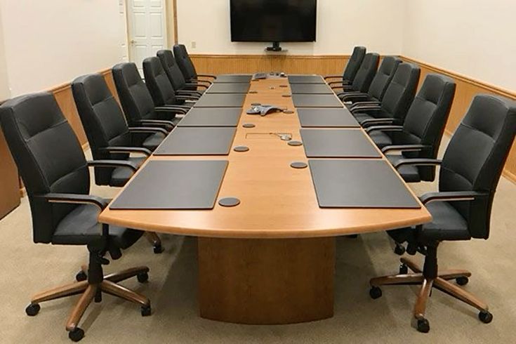 فروش شیک ترین میزهای کنفرانس