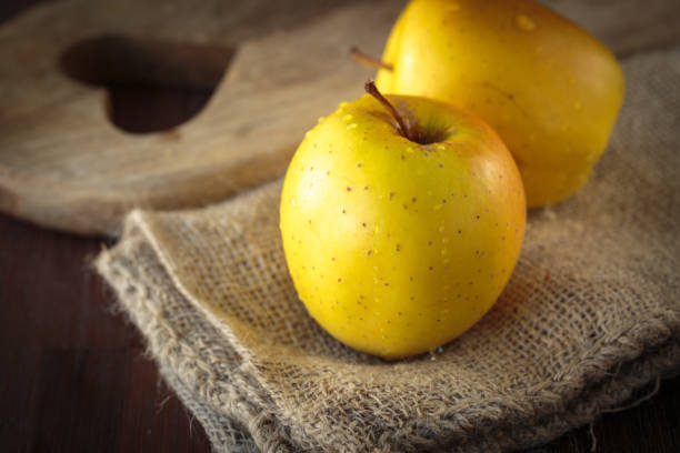 قیمت سیب زرد + خرید باور نکردنی