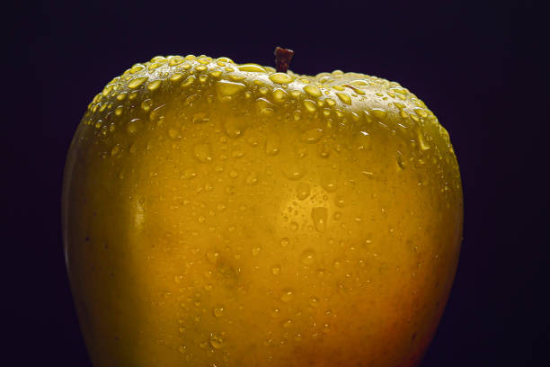 قیمت خرید سیب زرد سمیرم درجه یک با فروش عمده