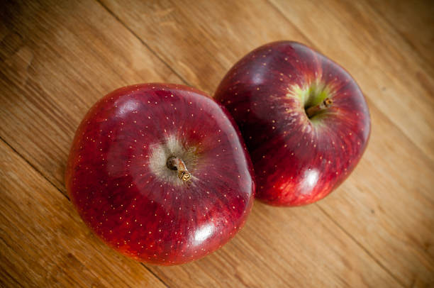 خرید سیب قرمز استخوانی + قیمت فروش استثنایی