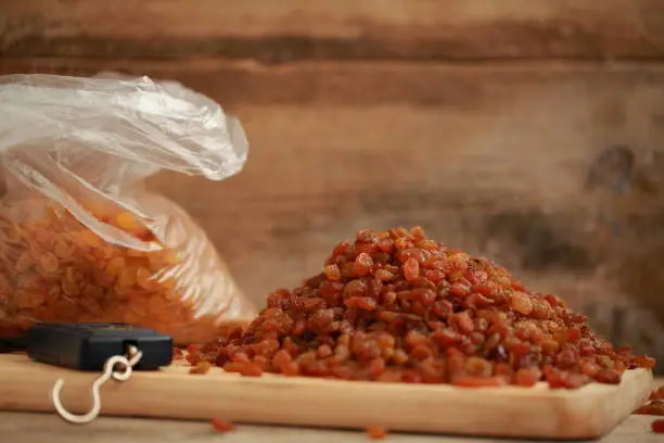 قیمت کشمش پلویی عمده با کیفیت ارزان + خرید عمده