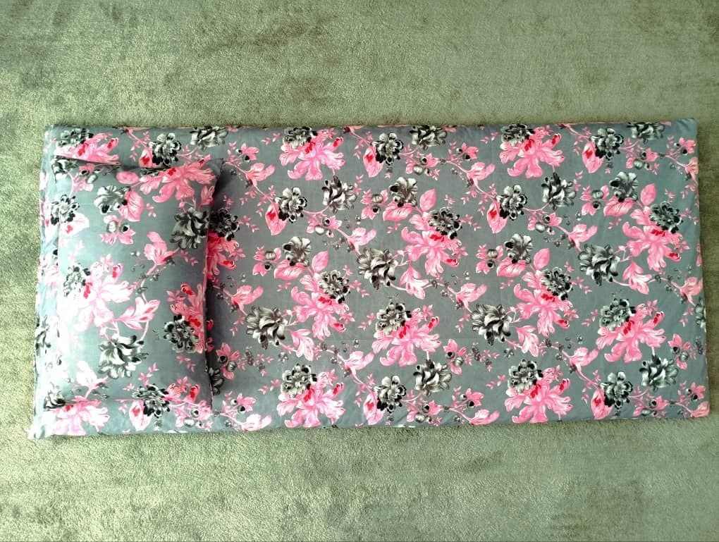 تصویر 4 از خرید ارزان و عمده نیم ست کاور تشک مهمان با روبالشتی + فروش ویژه