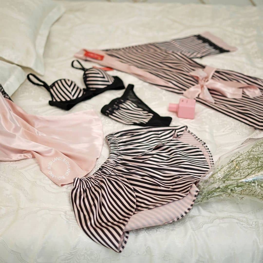 تصویر 2 از قیمت ست تاپ و شورتک، روبد و شامبر + شورت و سوتین