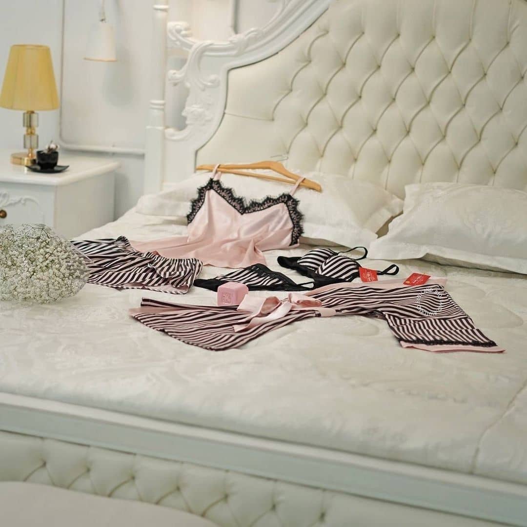 تصویر 1 از قیمت ست تاپ و شورتک، روبد و شامبر + شورت و سوتین