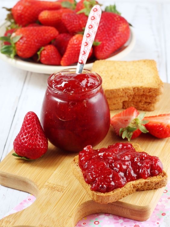 تصویر 4 از خرید مربا توت فرنگی شانا ۵۷۰ گرمی با فروش عمده