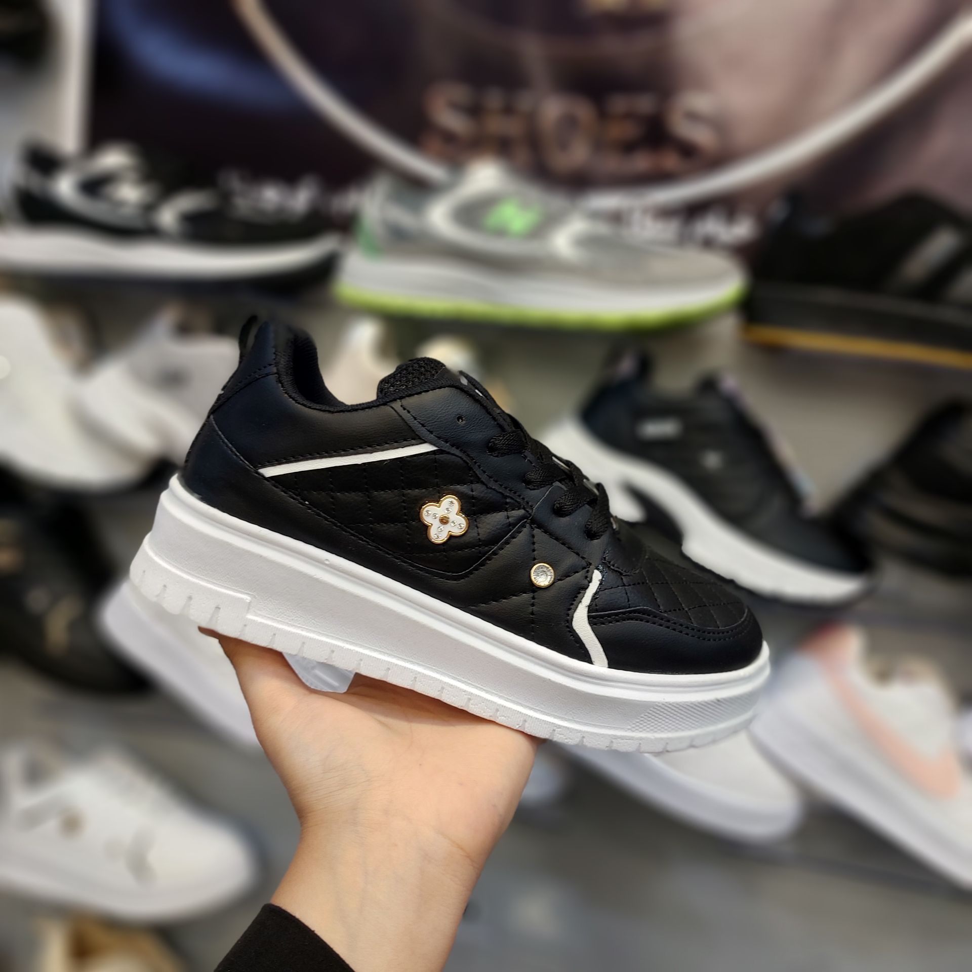 قیمت کفش ونس زنانه فروش عمده