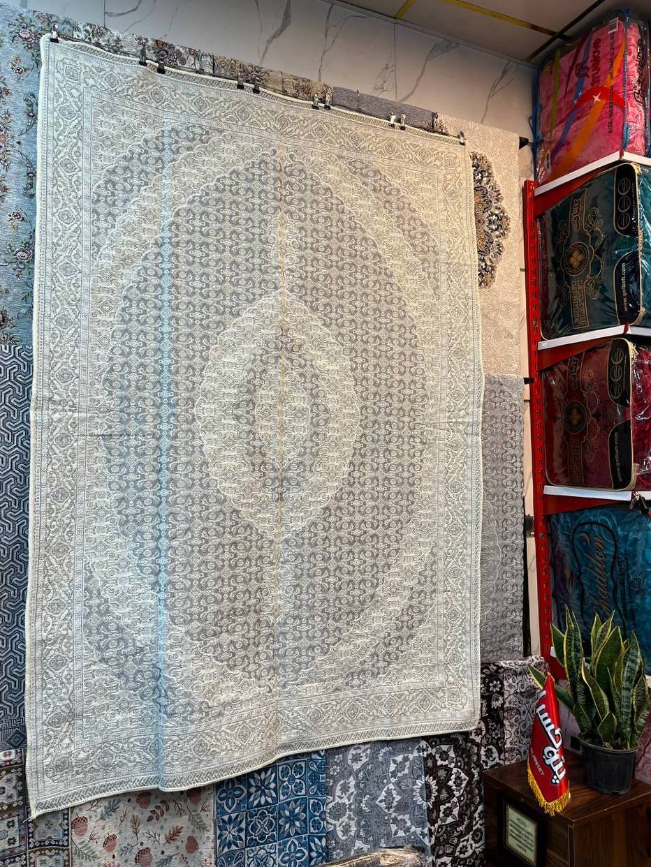 تامین مستقیم ارزان روفرشی مخمل دورو طرح ریز ماهی تابان یزد 6 متری