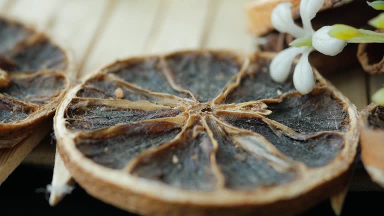 تصویر 3 از قیمت خرید لیمو خشک ایرانی + فروش ویژه