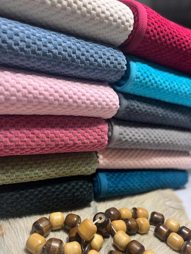 فروش عمده حوله استخری لادیک تنوع طرح و رنگ