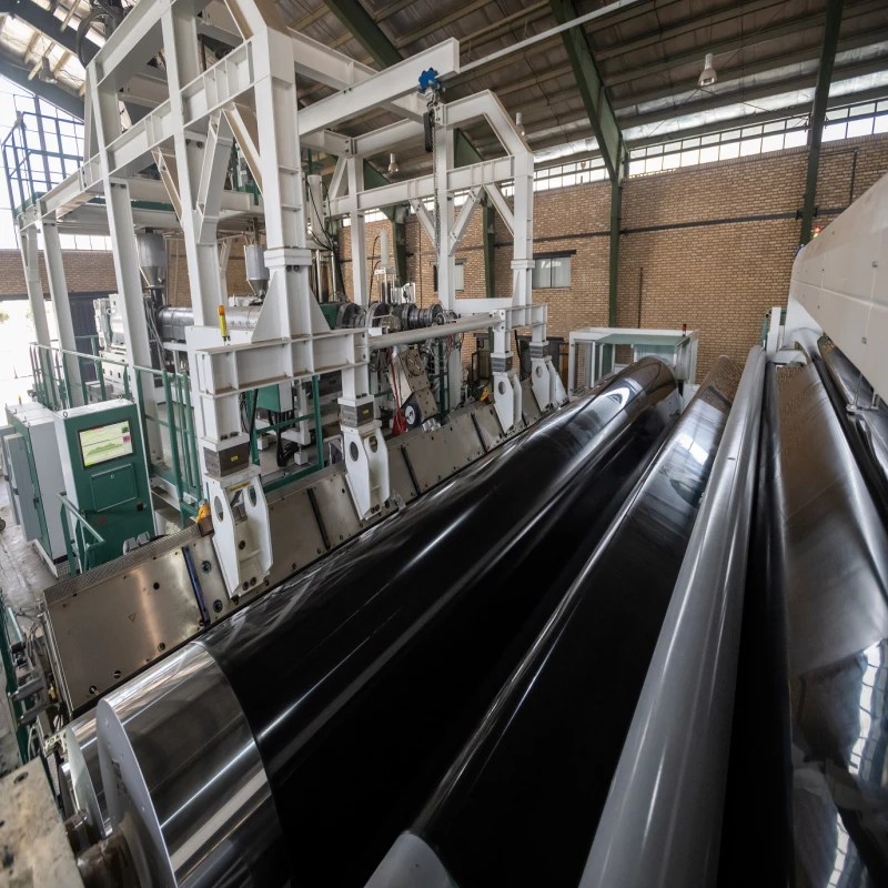 قیمت خرید ورق ژئوممبران ضخامت ۱ میلی متر عرض ۷.۵ متر + فروش ویژه