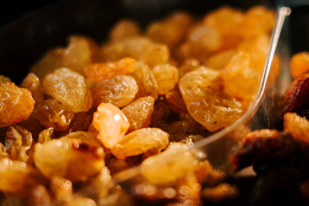 قیمت کشمش تیزابی پاک نشده درجه یک + خرید باور نکردنی