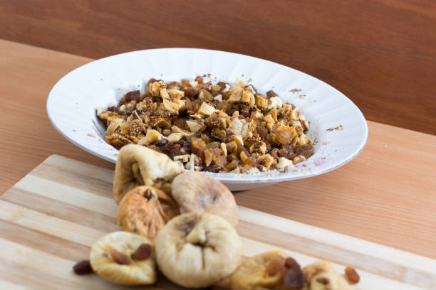 قیمت گرانولا انجیر خشک گردو با کیفیت ارزان + خرید عمده