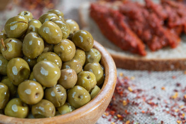 قیمت زیتون شور ارگانیک با کیفیت ارزان + خرید عمده