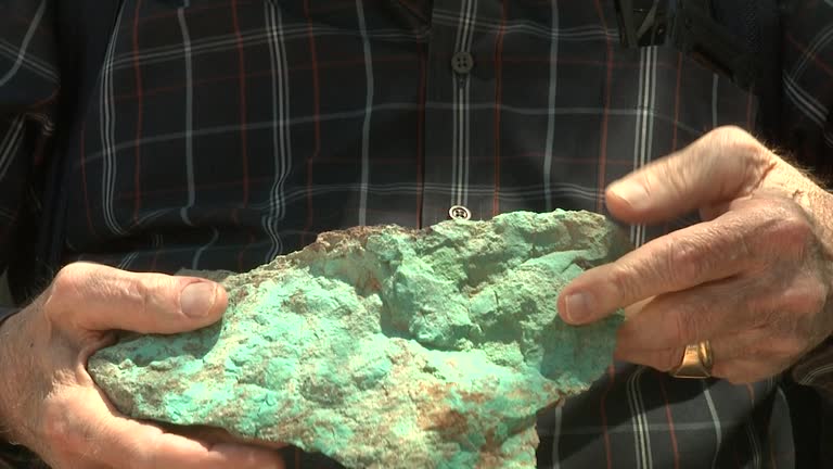 تصویر 3 از قیمت خرید سنگ فیروزه تراش نخورده با فروش عمده