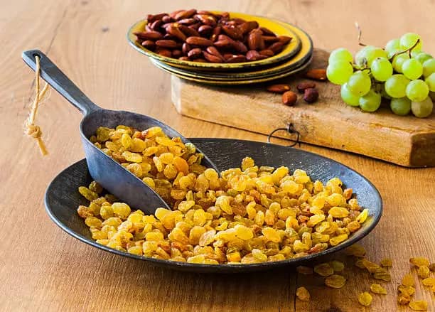 قیمت کشمش پلویی درجه یک با کیفیت ارزان + خرید عمده