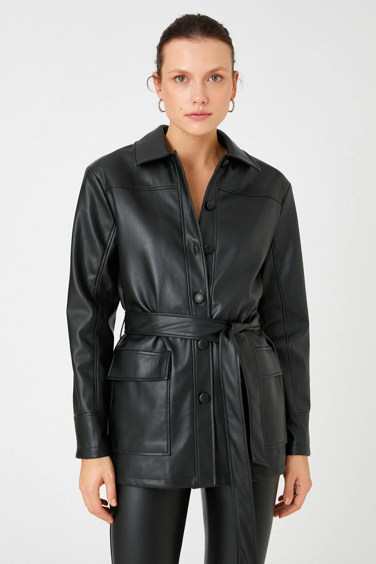 تصویر 3 از فروش پالتو چرم زنانه + قیمت خرید به صرفه