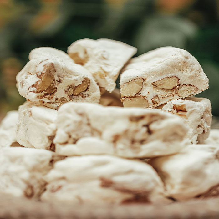 فروش گز بادامی