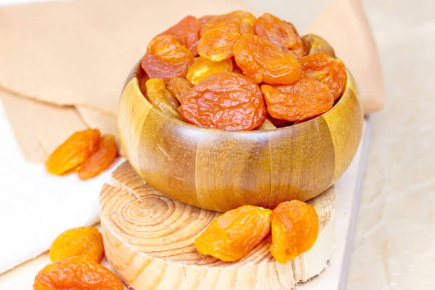 خرید و فروش آلوبخارا خشک درشت طلایی با شرایط فوق العاده