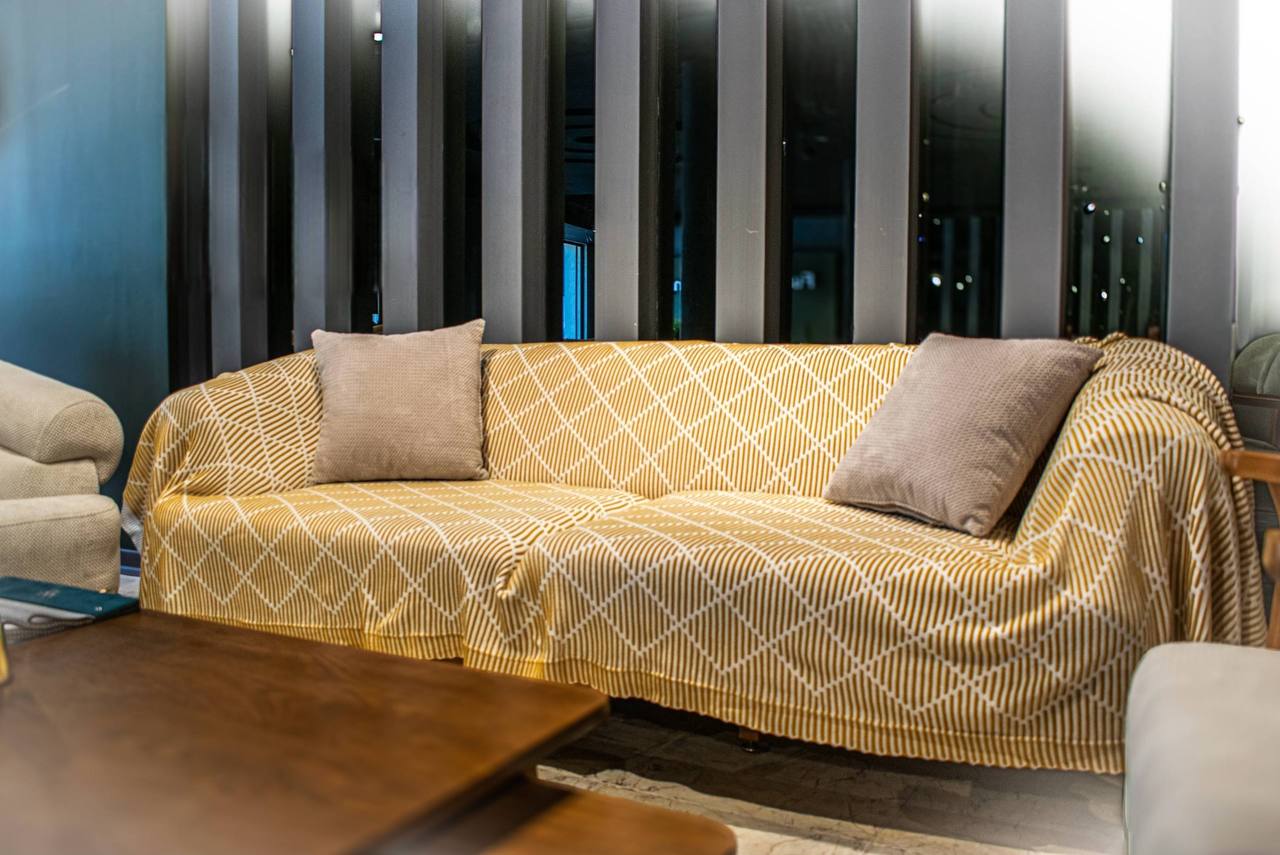 قیمت فروش صادراتی شال مبل بافتنی لیان کوچک تبریز + خرید باور نکردنی