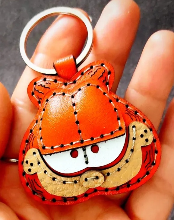 عروسک جاسوئیچی