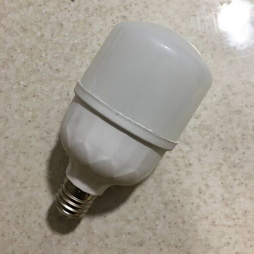 تصویر 1 از لامپ کم مصرف 20 وات نور ثابت