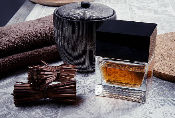 عطر مردانه لوکس با رایحه‌ ای ماندگار و جذاب