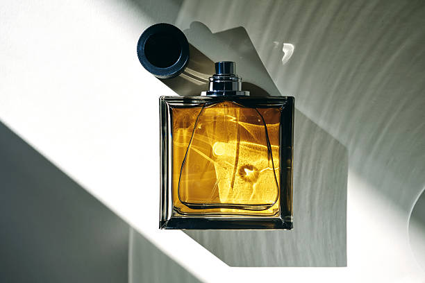 تصویر 4 از عطر مردانه اصل با حس قدرت و اعتماد