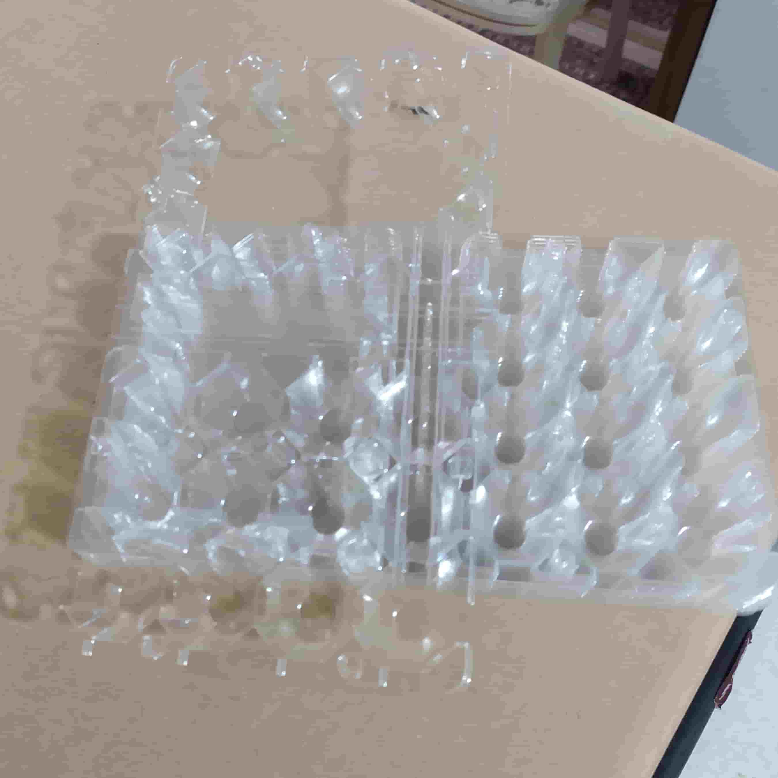 تصویر 4 از شانه تخم بوقلمون پلاستیکی بادوام محکم حفاظت کامل