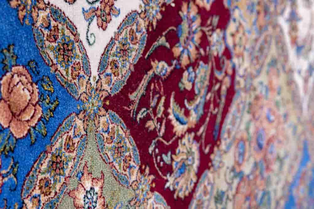 فرش ابریشمی کاشان با شرایط فوق العاده