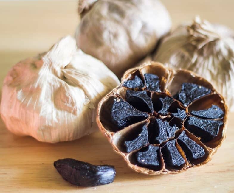 سیر سیاه ایرانی سرشار از ترکیبات فعال و اثرات ضد التهابی قوی