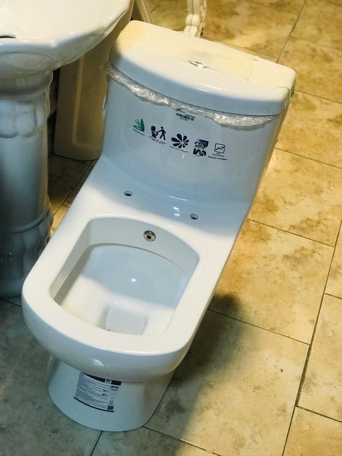 تصویر 1 از توالت فرنگی سرامیکی با لعاب نانو آنتی باکتریال