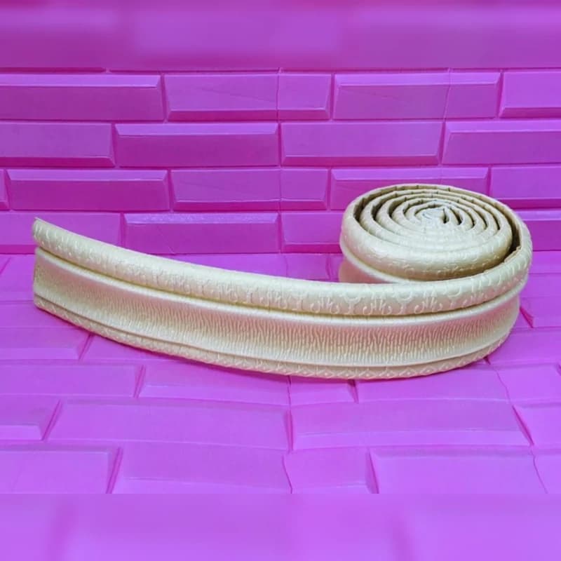 تصویر 2 از قرنیز چسبی دارای جلوه ای زیبا و کیفیت بالا