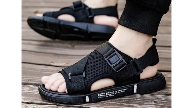 تصویر 2 از صندل مردانه اسپرت با روکش مقاوم و حس سبک در راه رفتن