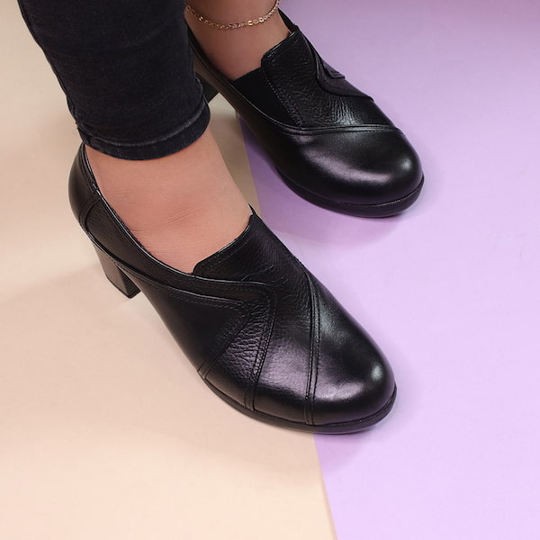 کفش زنانه طبی چرم شیک با طراحی کلاسیک و کیفیت ممتاز