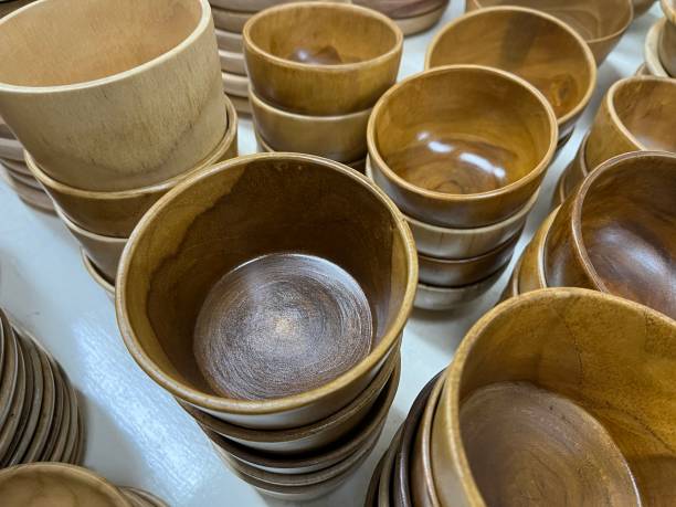 گلدان پلاستیکی طرح چوب ظاهر طبیعی وزن سبک