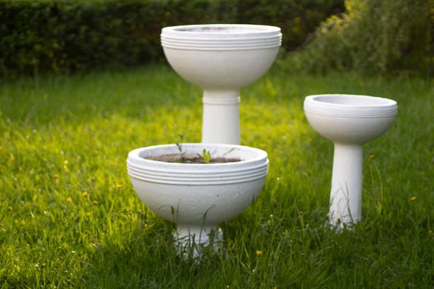 گلدان‌ های پلاستیکی پایه‌ دار چیدمان گیاهان سطوح مختلف