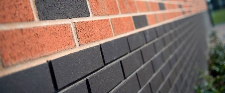 تصویر 2 از آجر نما مشکی با رنگ طبیعی و ماندگار