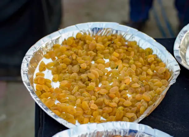 تصویر 2 از کشمش پلویی طلایی درخشان و تازه