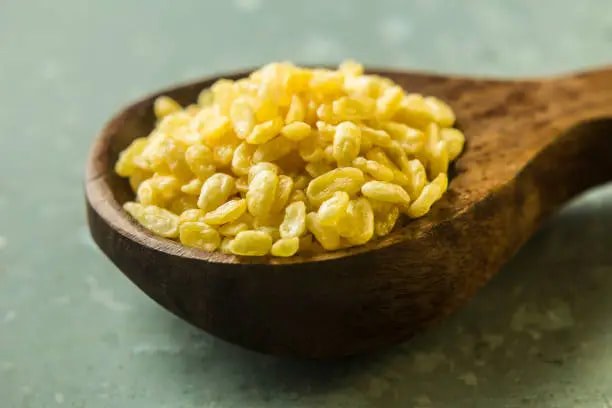 تصویر 3 از کشمش پلویی طلایی درخشان و تازه