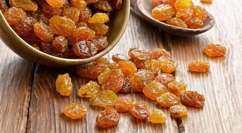 تصویر 4 از کشمش پلویی گلستان ظاهر یکدست و کیفیت بالا