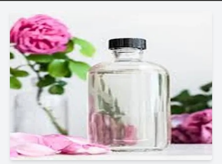 فروش گلاب اصل و طبیعی با کیفیت عالی میمند استان فارس