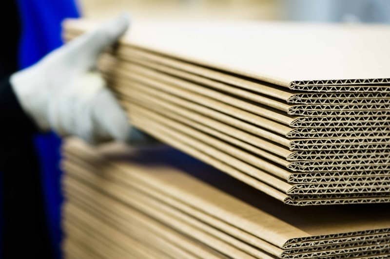 ورق کارتون خام با بافت یکدست و سطح صاف