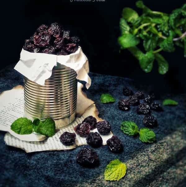 آلبالو خشک ترش و خوش‌ رنگ لذیذ تازه