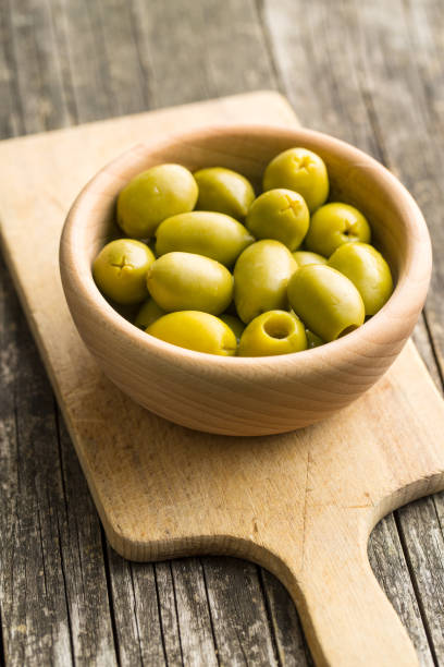 بهترین کیفیت زیتون بی هسته دبه ای در ابعاد مختلف