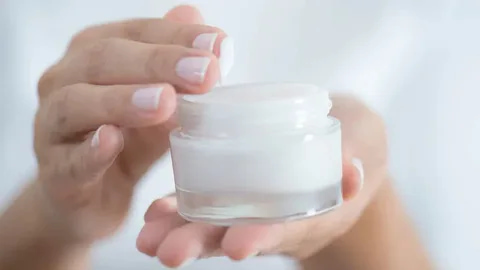 کرم پوست روشن کننده برای درخشندگی و شفافیت بالا