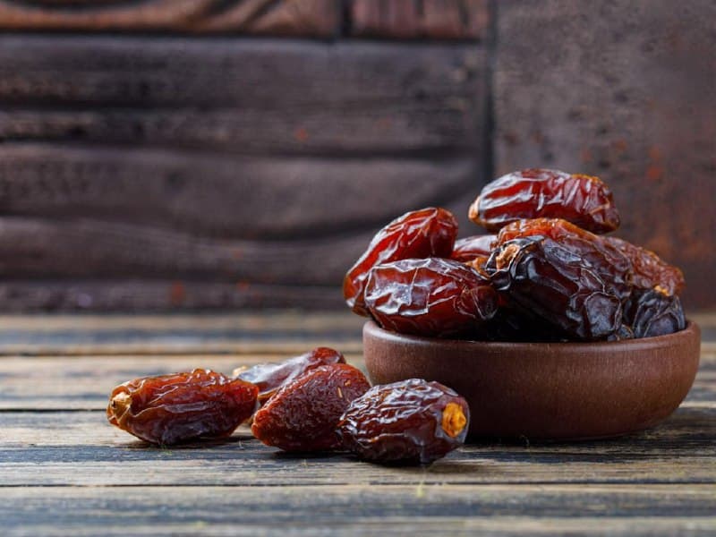 خرما زاهدی درشت سیاه اهواز برداشت باغات کارون