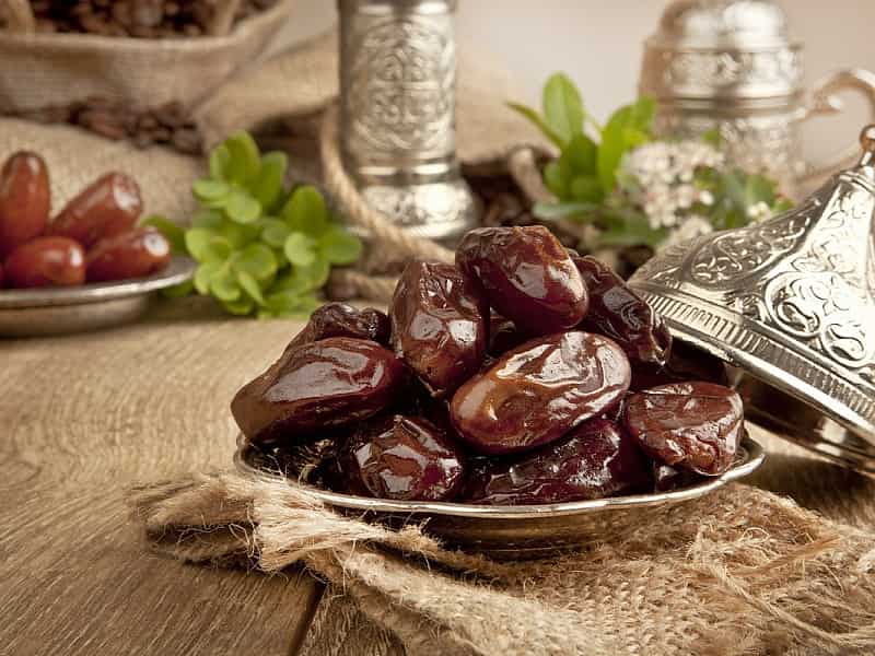 خرما زاهدی درشت حجازی بسته بندی سنتی دستچین ویژه